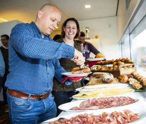 isah-voordelen-gezamenlijke-lunch-kantine